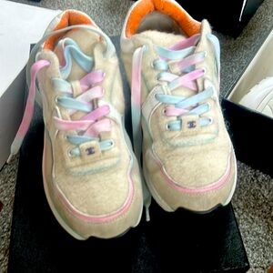 Chanel material wool sneakers